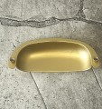 Bacoli N4 – uchwyt muszelka matowe złoto 96 mm .jpg