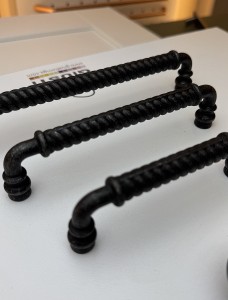 Industrialny uchwyt do mebli 96 mm- Rame T2 
