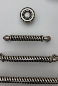 Relingowy uchwyt do mebli stare srebro 96 mm- Rame E8