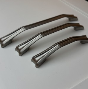 Uchwyt do mebli chrom szczotkowany 160 mm-  Classici non classici H4