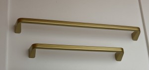 Uchwyt do mebli złoto matowe 224mm- Kante F3 