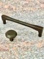 Uchwyt do mebli brąz patynowany 96 mm- Nero C9