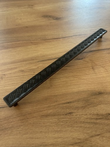 Uchwyt do mebli czarne żelazo 320 mm- Nuova industria T2