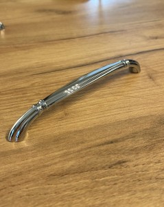 Chromowany uchwyt do mebli 160 mm- Avola CL 