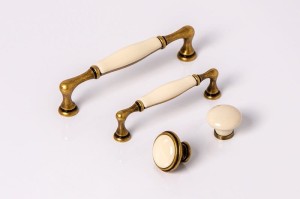 Uchwyt do mebli porcelanowy 96 mm- Asti D1G