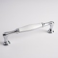 Porcelanowy uchwyt do mebli 128 mm chrom GIUSTI