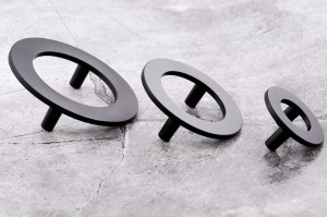 Czarny uchwyt meblowy pierścień 40 mm- Giro N4 