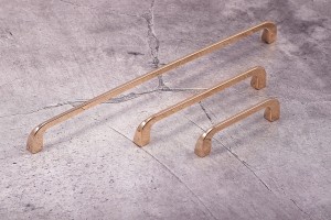 Złoty uchwyt do mebli 320 mm- Clip 11 
