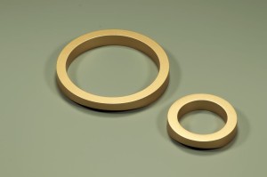 Złoty okrągły uchwyt do mebli 64 mm- Ruta F3