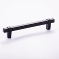 czarny uchwyt relingowy 128mm.jpg