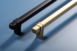 Czarny uchwyt relingowy 128 mm- Linee N4 