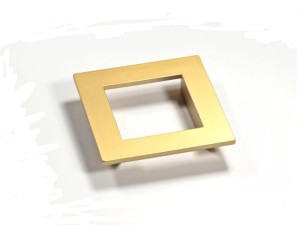 Kwadratowy uchwyt do mebli matowe złoto 64 mm- Quadra F3 