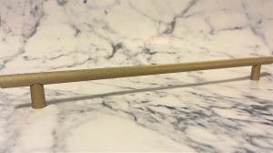 Złoty ryflowany uchwyt relingowy 256 mm - Italiano Oro