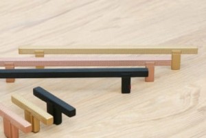 Uchwyt do mebli miedziany ryflowany 320mm- Gabio Rame 